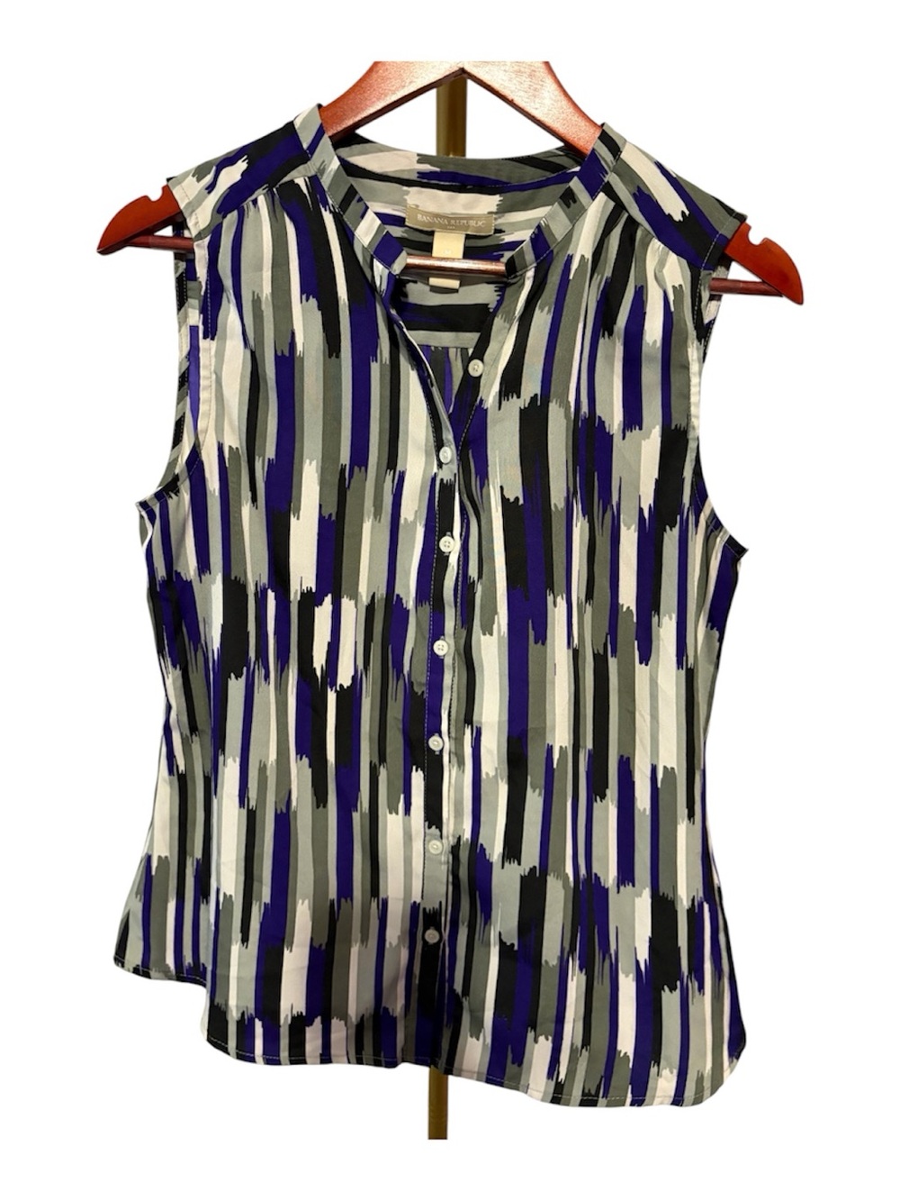 Banana Republic Sleeveless Button-Down Top in Blue, Black & White
